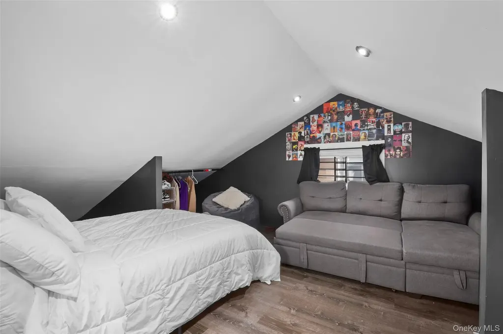 3215 Randall Avenue Bronx NY 10465