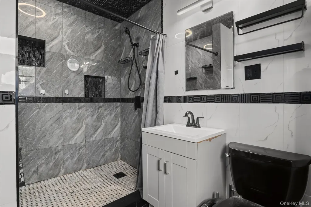 3215 Randall Avenue Bronx NY 10465
