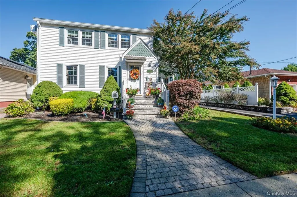 23 Arthur Avenue Bethpage NY 11714