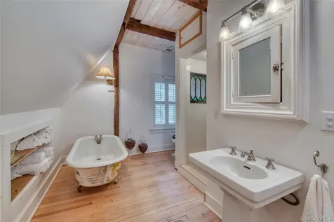 240 August Lane Greenport NY 11944