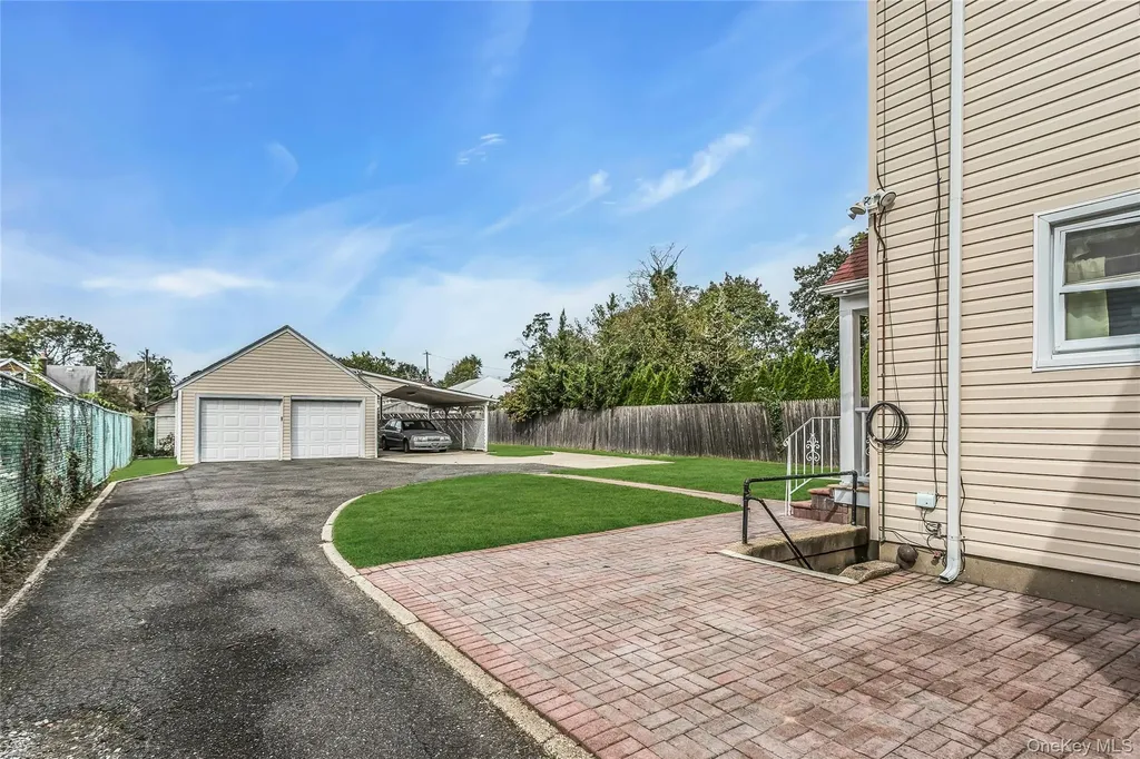 830 Davis Avenue Uniondale NY 11553