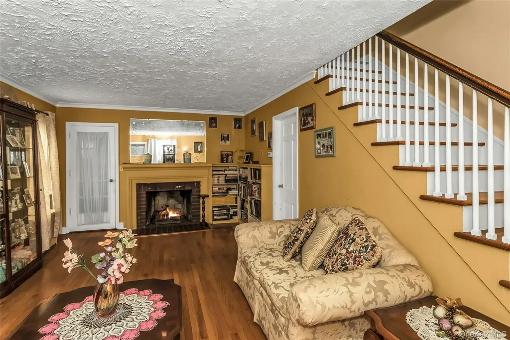 830 Davis Avenue Uniondale NY 11553