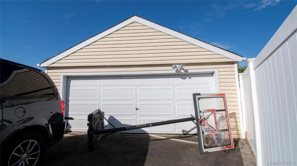 2810 1st Place Baldwin NY 11510