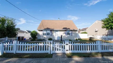2810 1st Place Baldwin NY 11510