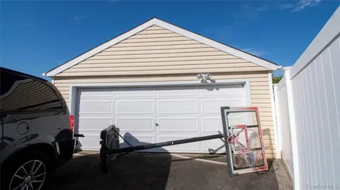 2810 1st Place Baldwin NY 11510