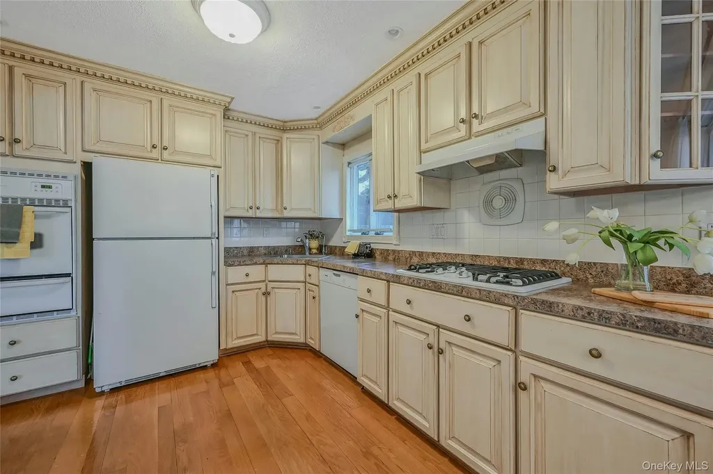 14 Genesee Drive Commack NY 11725