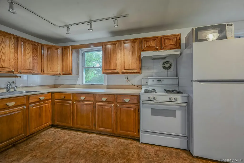 14 Genesee Drive Commack NY 11725