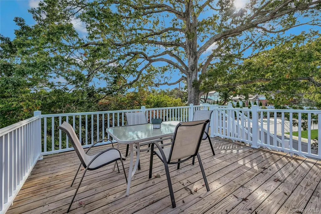 14 Genesee Drive Commack NY 11725