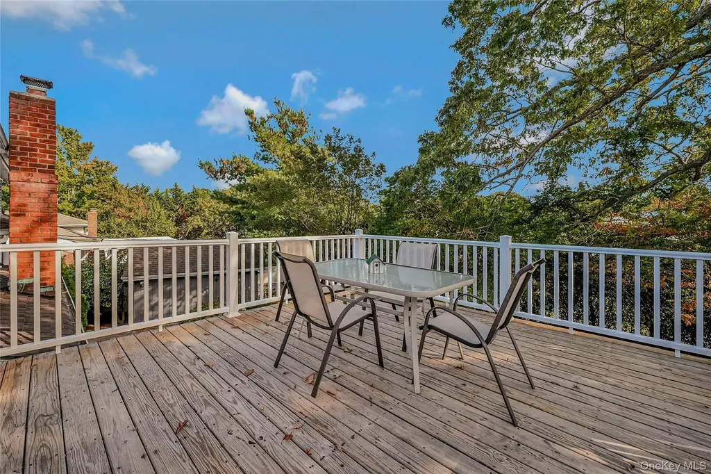 14 Genesee Drive Commack NY 11725