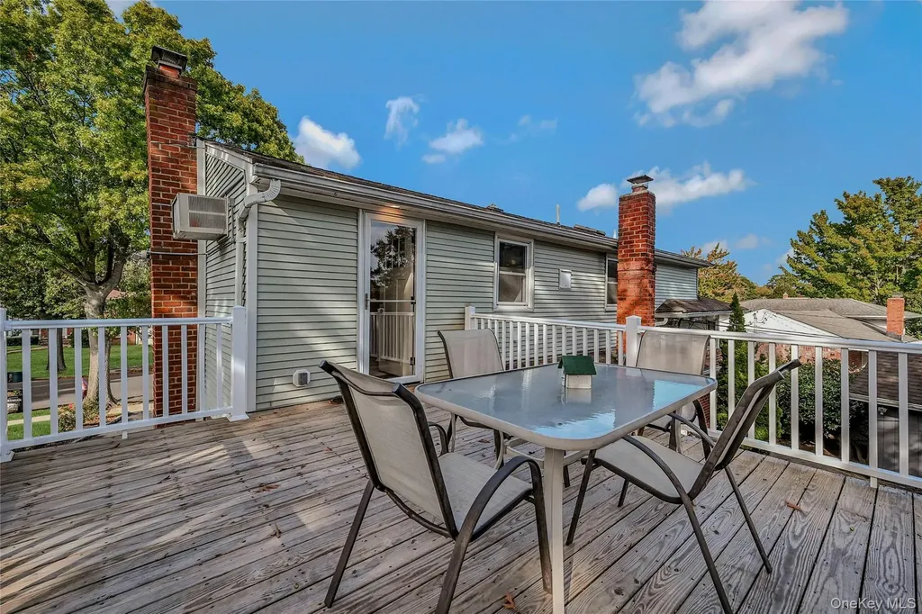14 Genesee Drive Commack NY 11725