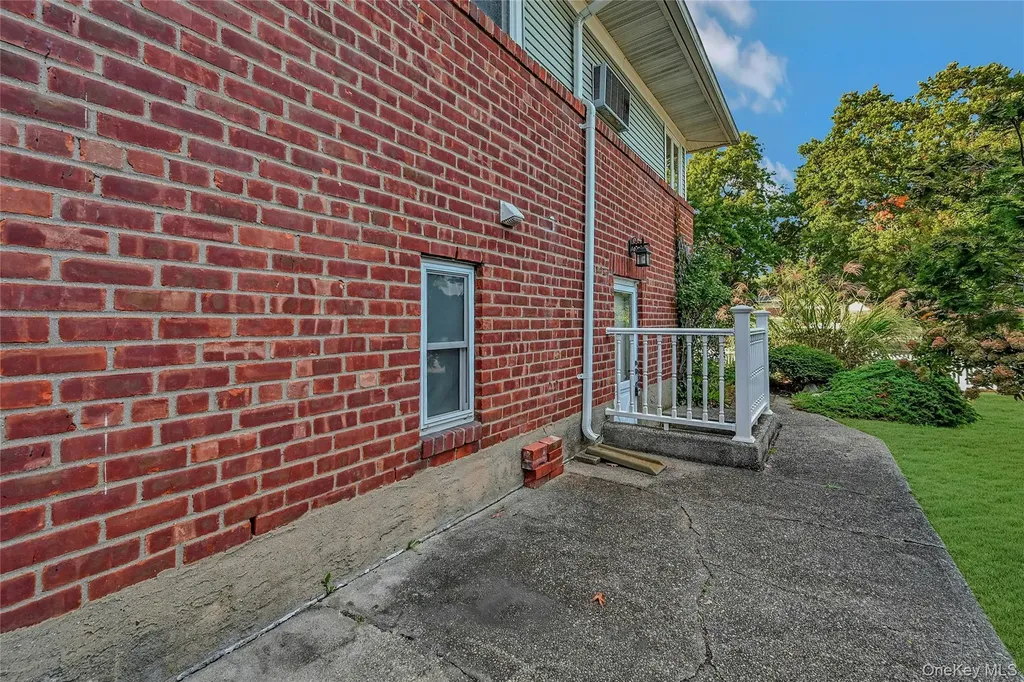 14 Genesee Drive Commack NY 11725