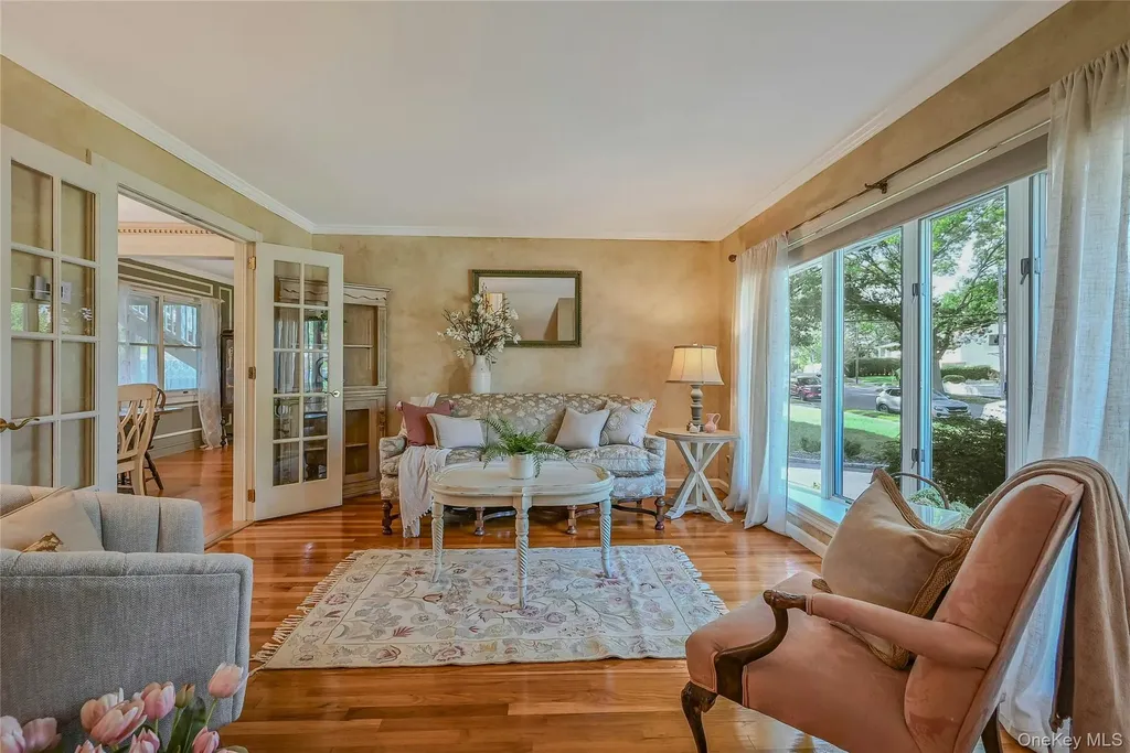 14 Genesee Drive Commack NY 11725