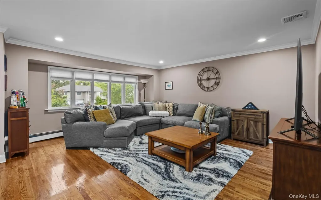 3 Farmstead Road Commack NY 11725