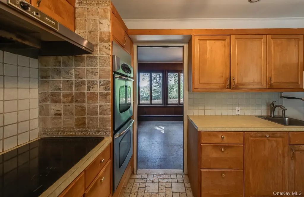 19 Ridgeview Road Poughkeepsie NY 12603
