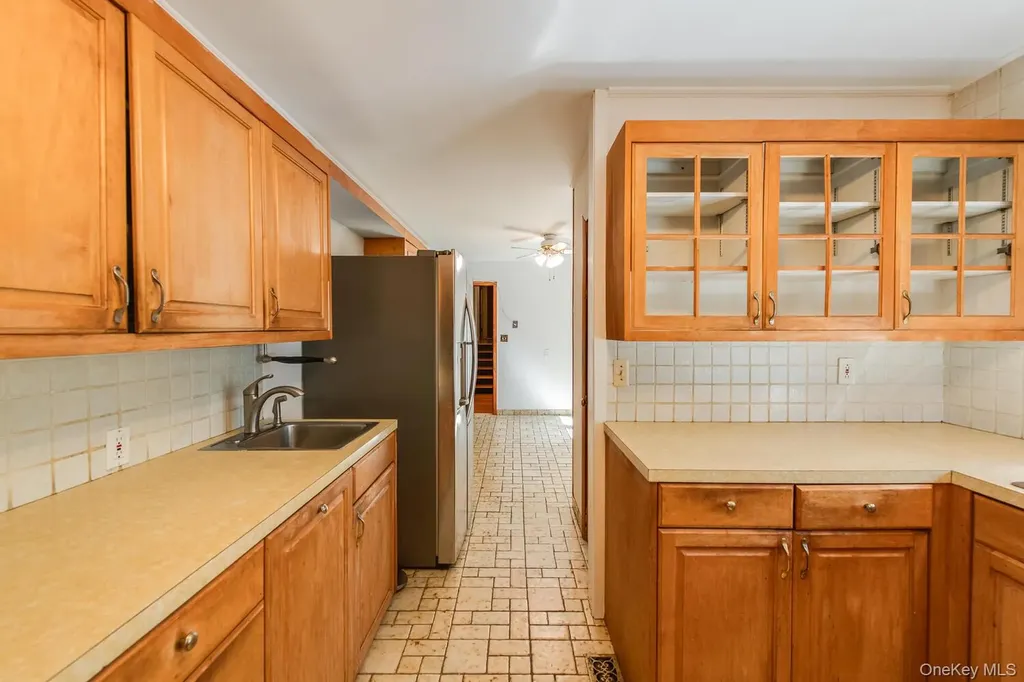 19 Ridgeview Road Poughkeepsie NY 12603
