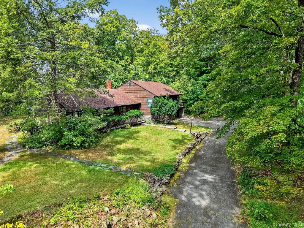 19 Ridgeview Road Poughkeepsie NY 12603