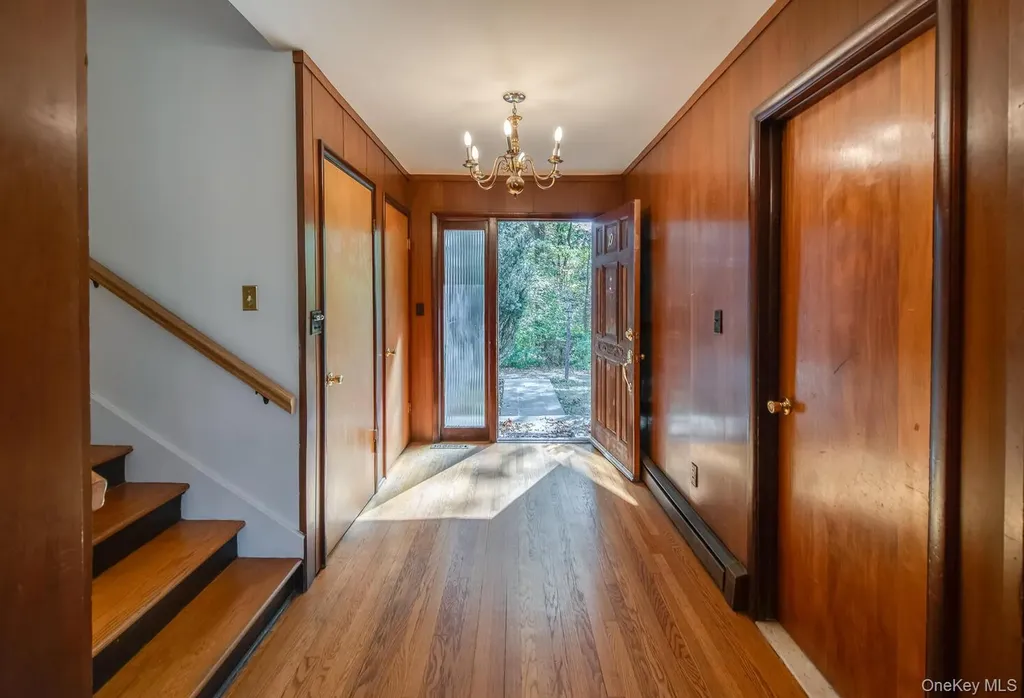 19 Ridgeview Road Poughkeepsie NY 12603