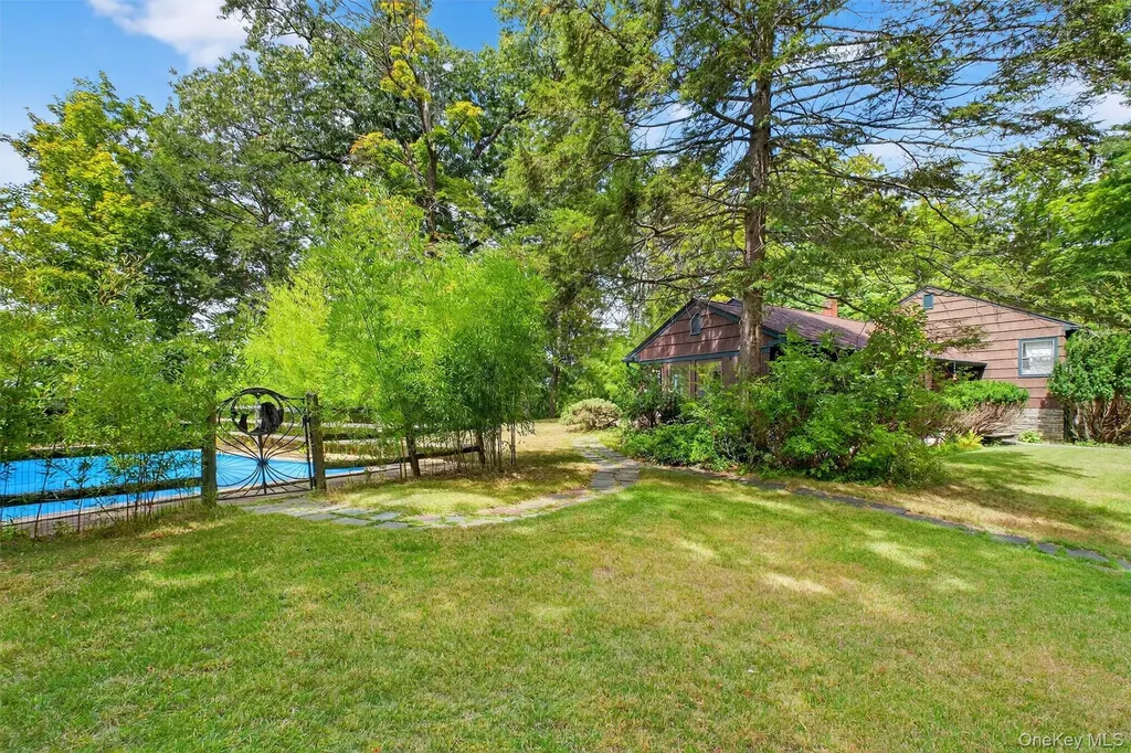 19 Ridgeview Road Poughkeepsie NY 12603