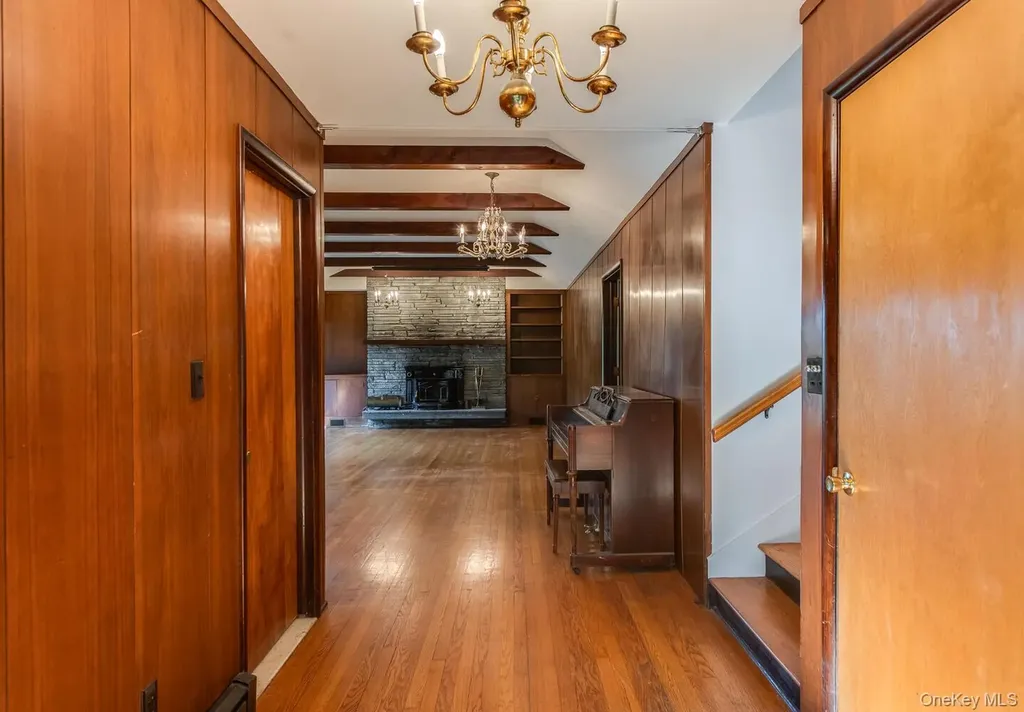 19 Ridgeview Road Poughkeepsie NY 12603