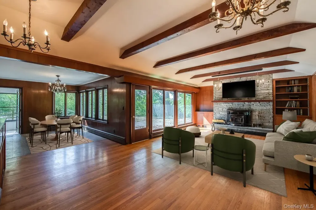 19 Ridgeview Road Poughkeepsie NY 12603