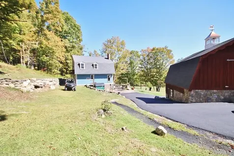 575 Roosa Gap Road Bloomingburg NY 12721