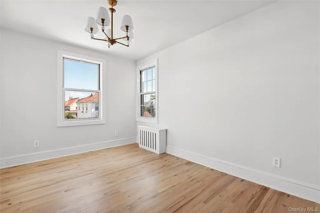 65 W Beech Street Long Beach NY 11561
