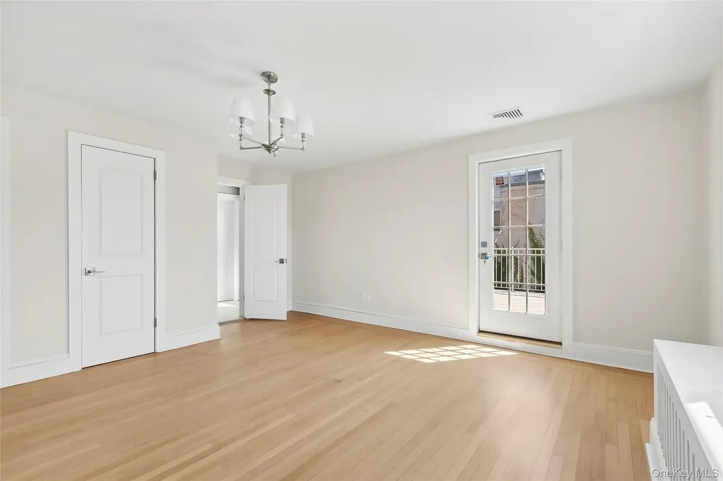 65 W Beech Street Long Beach NY 11561