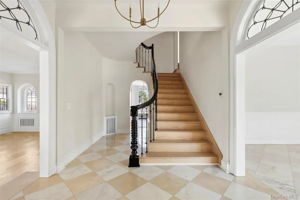 65 W Beech Street Long Beach NY 11561