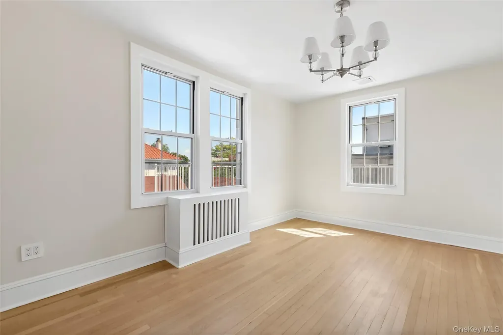 65 W Beech Street Long Beach NY 11561