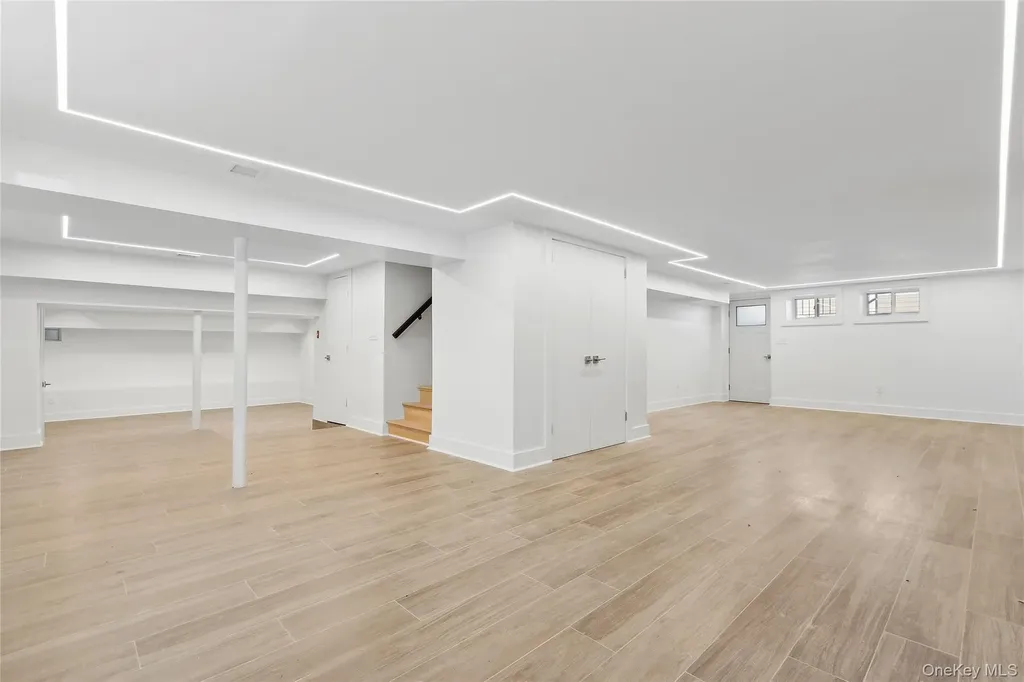 65 W Beech Street Long Beach NY 11561