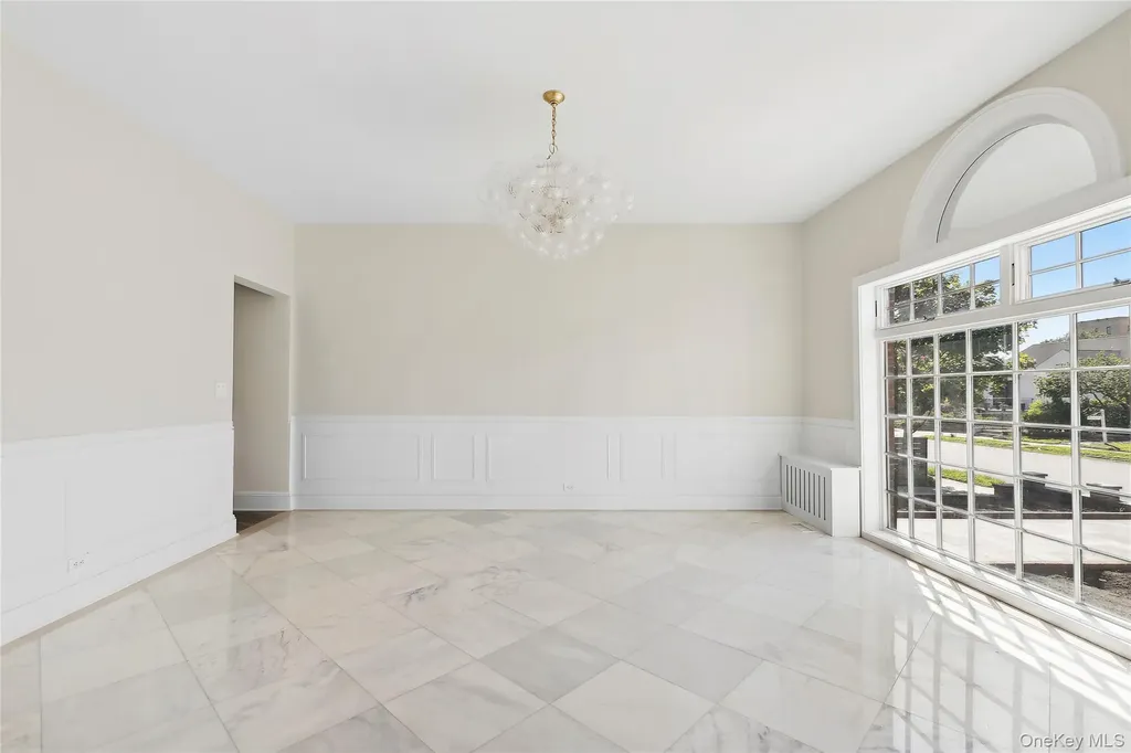 65 W Beech Street Long Beach NY 11561