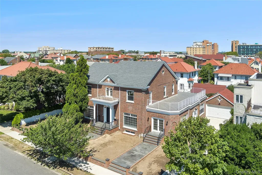 65 W Beech Street Long Beach NY 11561