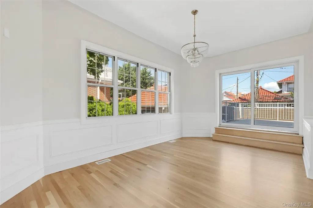 65 W Beech Street Long Beach NY 11561
