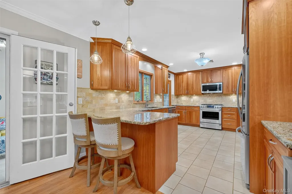 18 Birch Hill Drive Poughkeepsie NY 12603