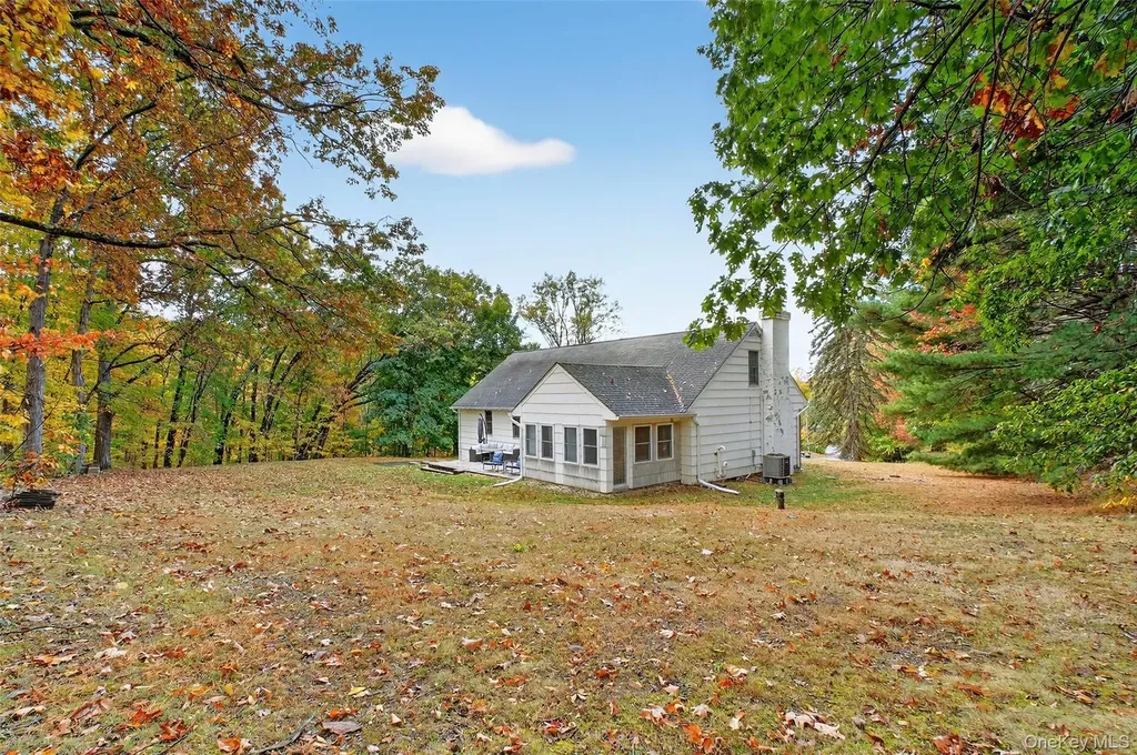 18 Birch Hill Drive Poughkeepsie NY 12603