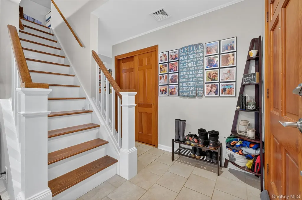 18 Birch Hill Drive Poughkeepsie NY 12603