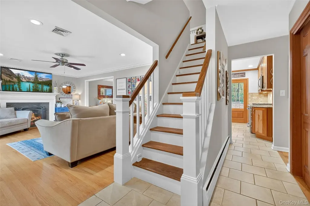 18 Birch Hill Drive Poughkeepsie NY 12603