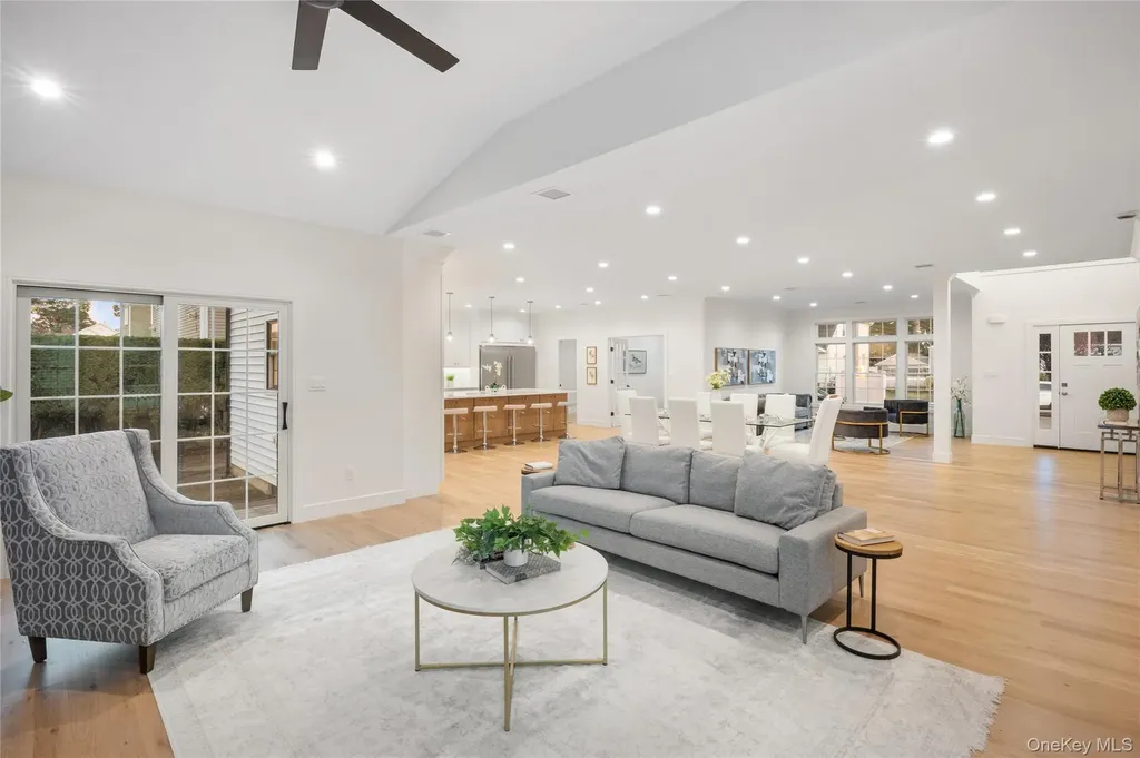 3637 John Street Wantagh NY 11793