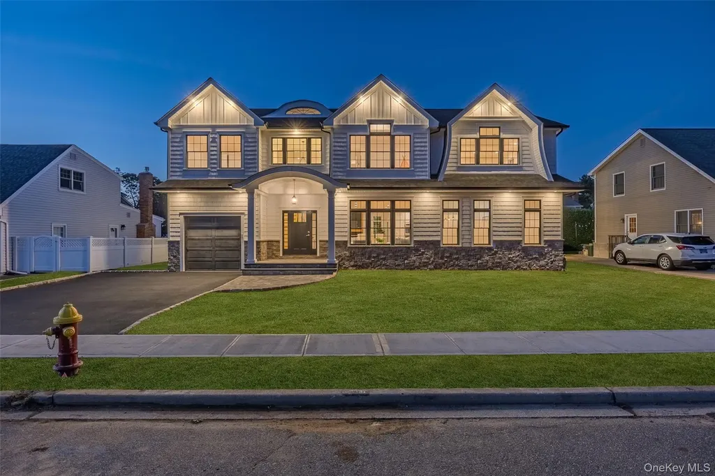 3637 John Street Wantagh NY 11793