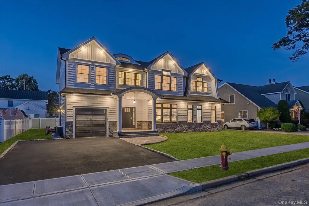 3637 John Street Wantagh NY 11793
