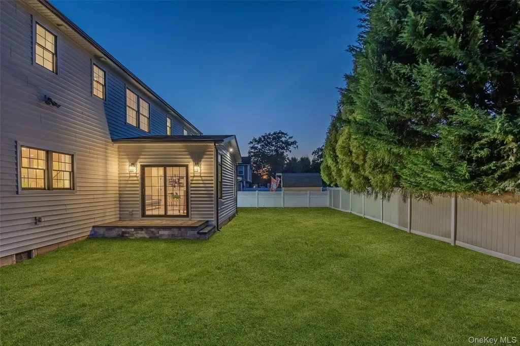 3637 John Street Wantagh NY 11793