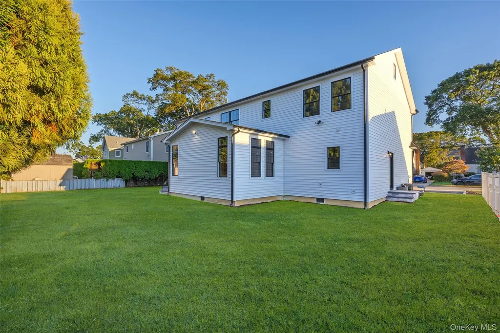 3637 John Street Wantagh NY 11793