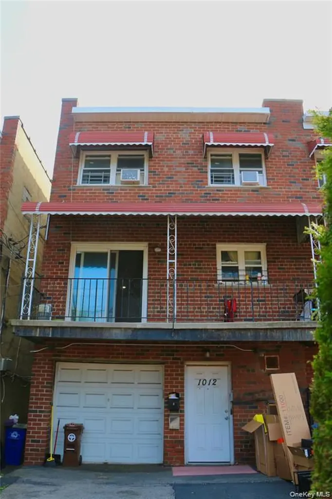 1012 E 233rd Street Bronx NY 10466