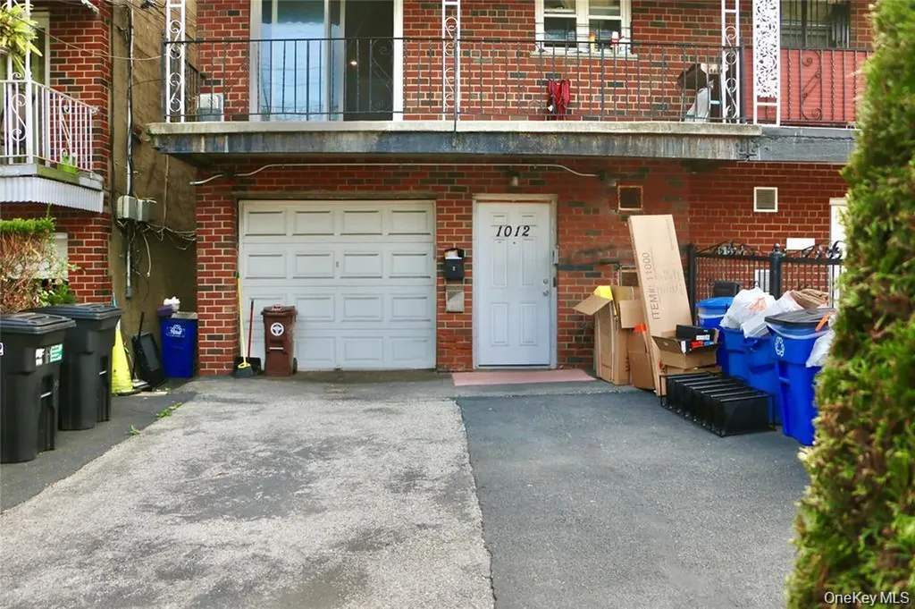 1012 E 233rd Street Bronx NY 10466