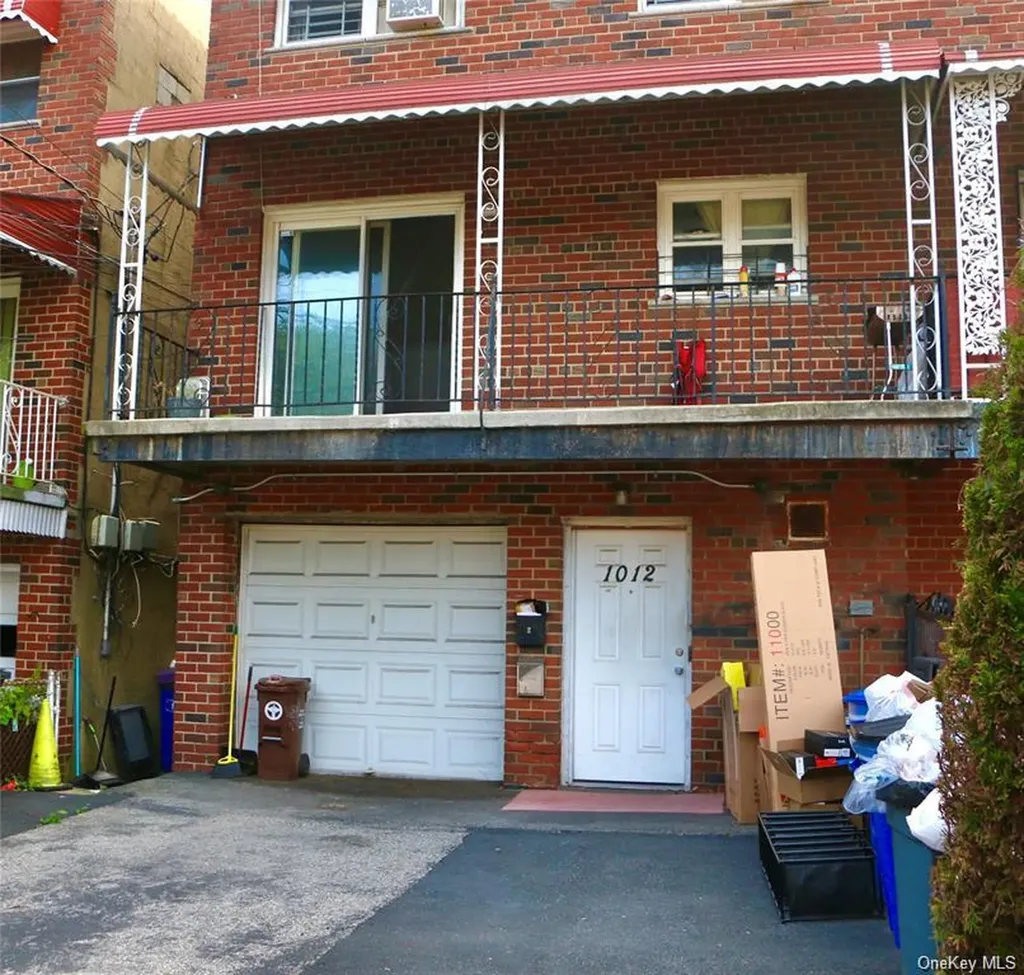 1012 E 233rd Street Bronx NY 10466