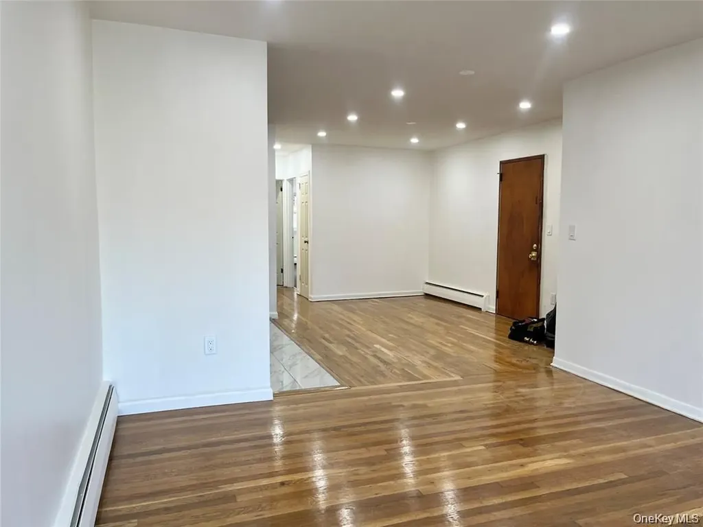 1012 E 233rd Street Bronx NY 10466