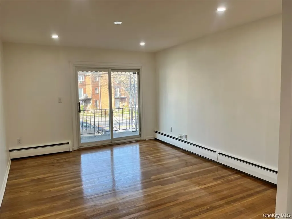1012 E 233rd Street Bronx NY 10466