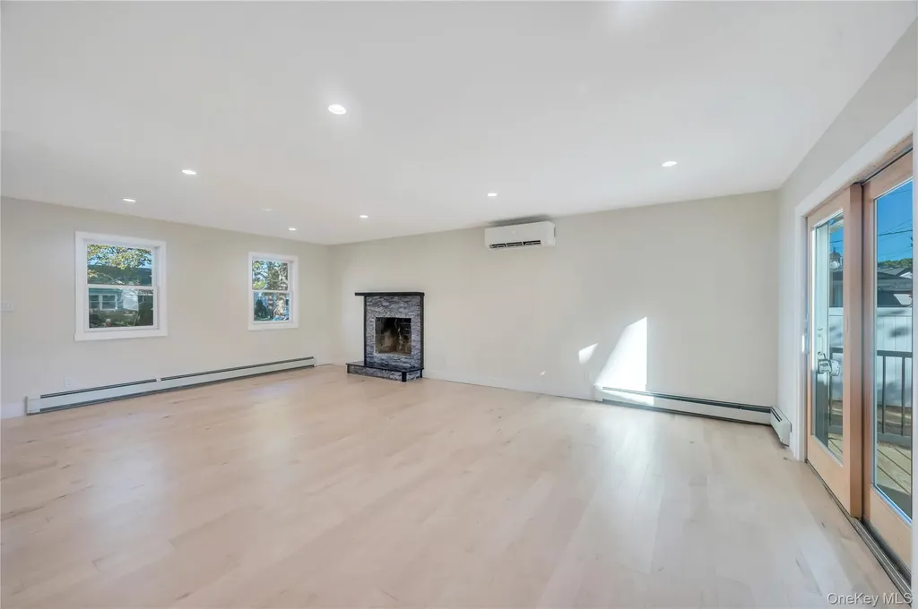 732 Woodside Drive Wantagh NY 11793