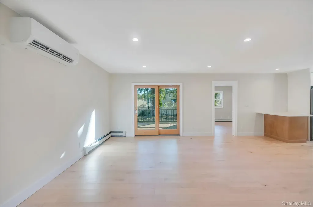 732 Woodside Drive Wantagh NY 11793