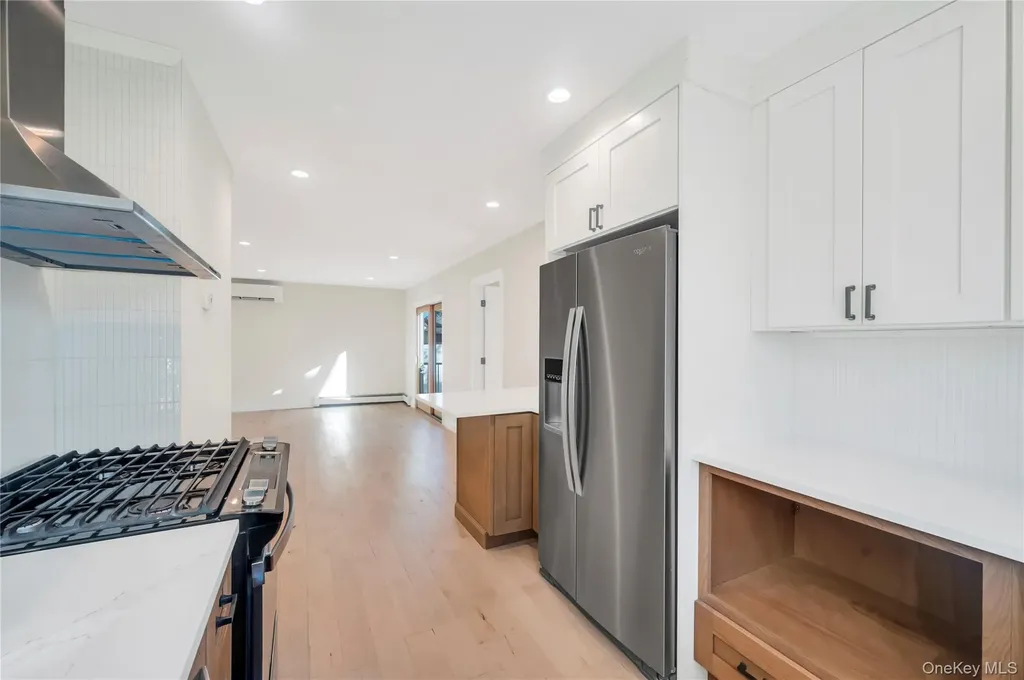 732 Woodside Drive Wantagh NY 11793
